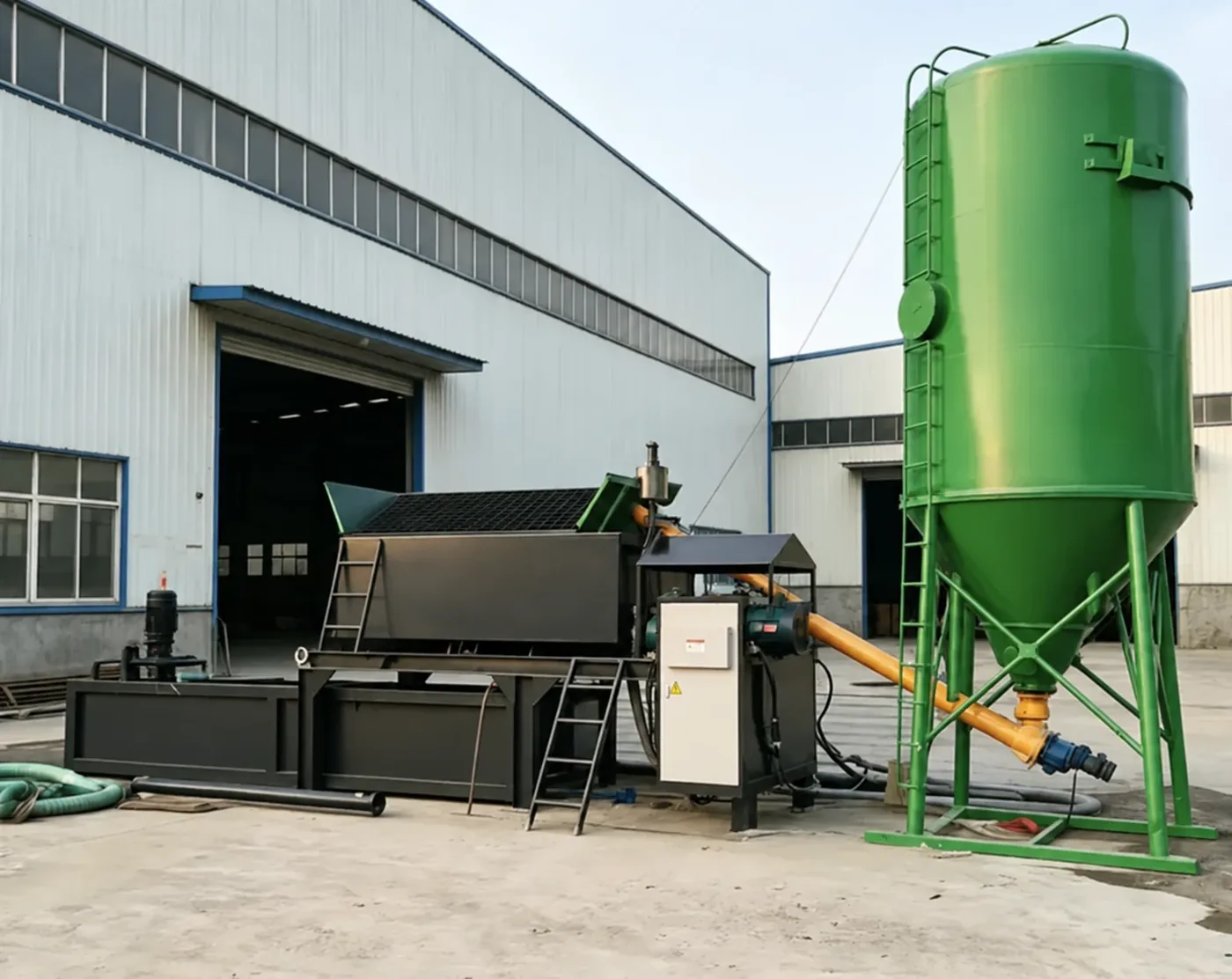 Fluidized filling material production system, used to display equipment and structures related to small concrete and construction equipment