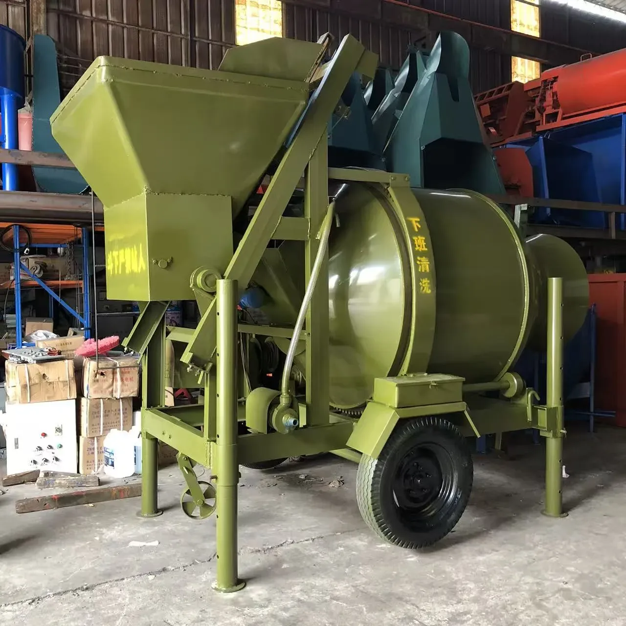 JZC series concrete mixer, used to demonstrate relevant equipment and structures for small contractor concrete equipment solutions