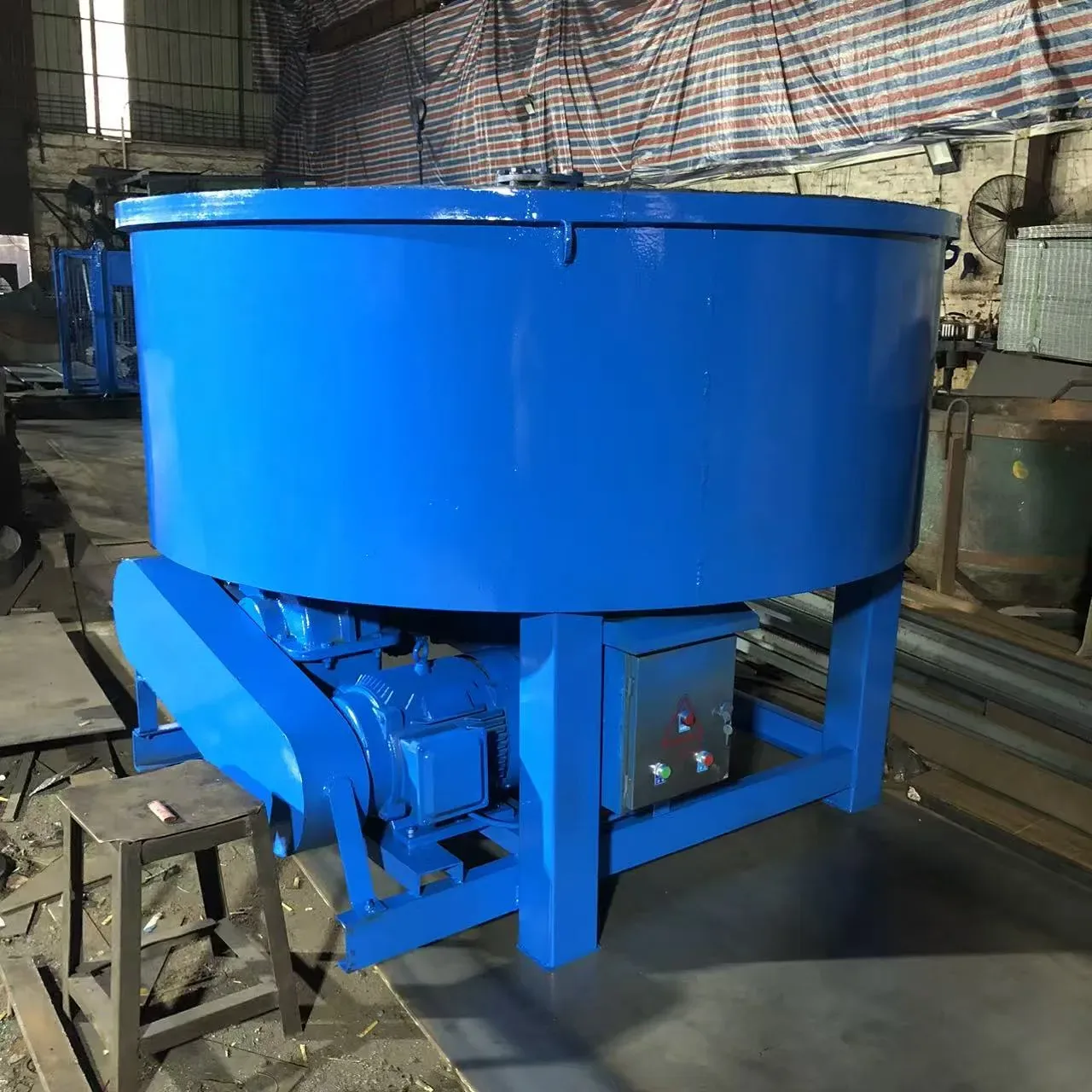 Flat port concrete mixer, used to display equipment and structures related to the flat port concrete mixer