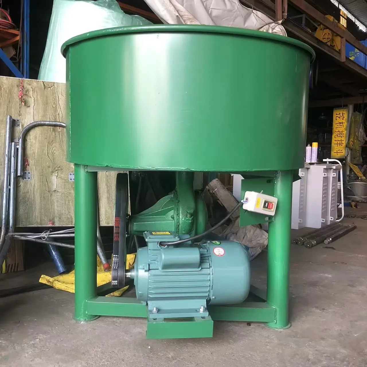 Flat port concrete mixer, used to display equipment and structures related to the flat port concrete mixer