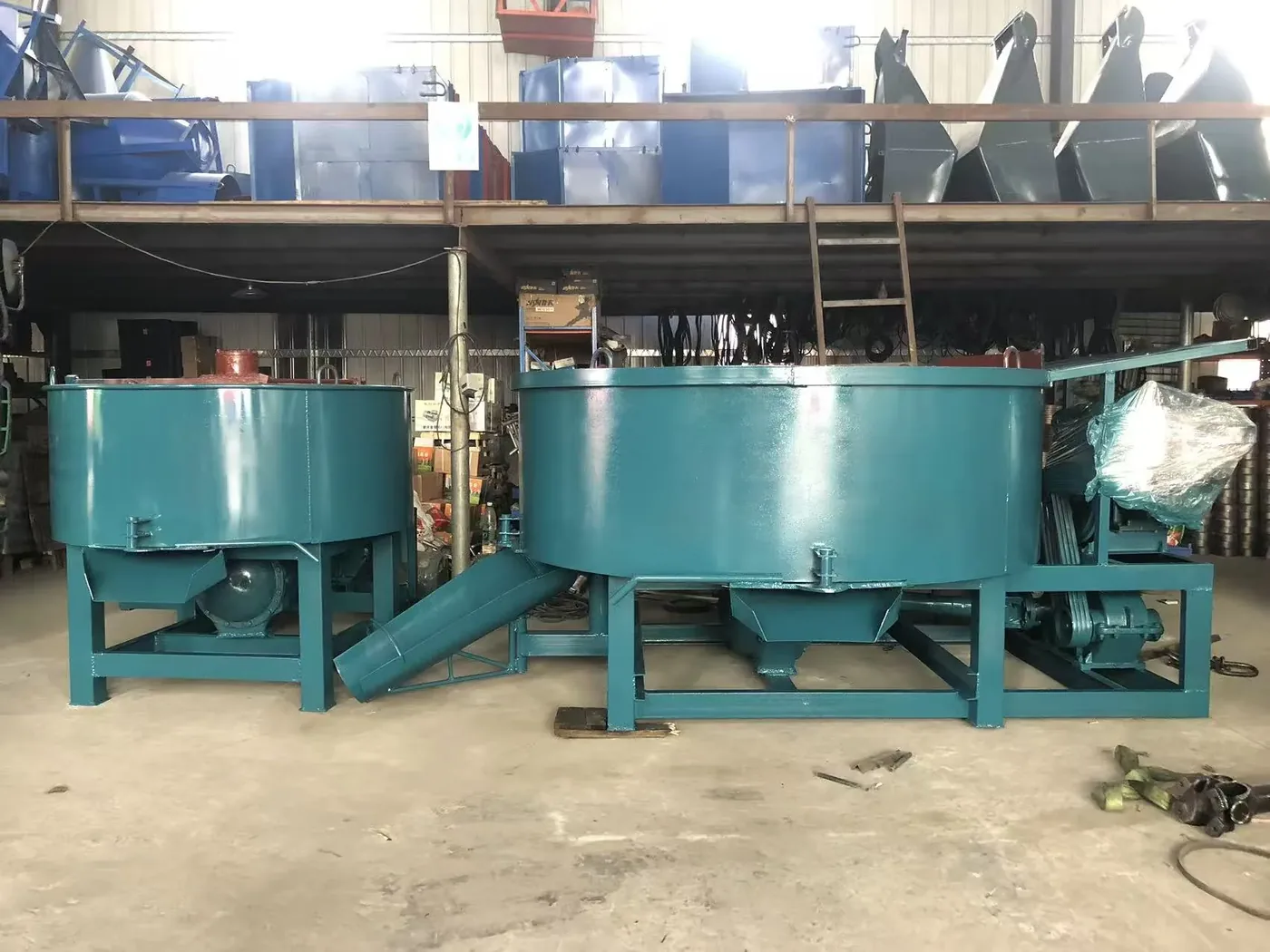 Flat port concrete mixer, used to display equipment and structures related to the flat port concrete mixer