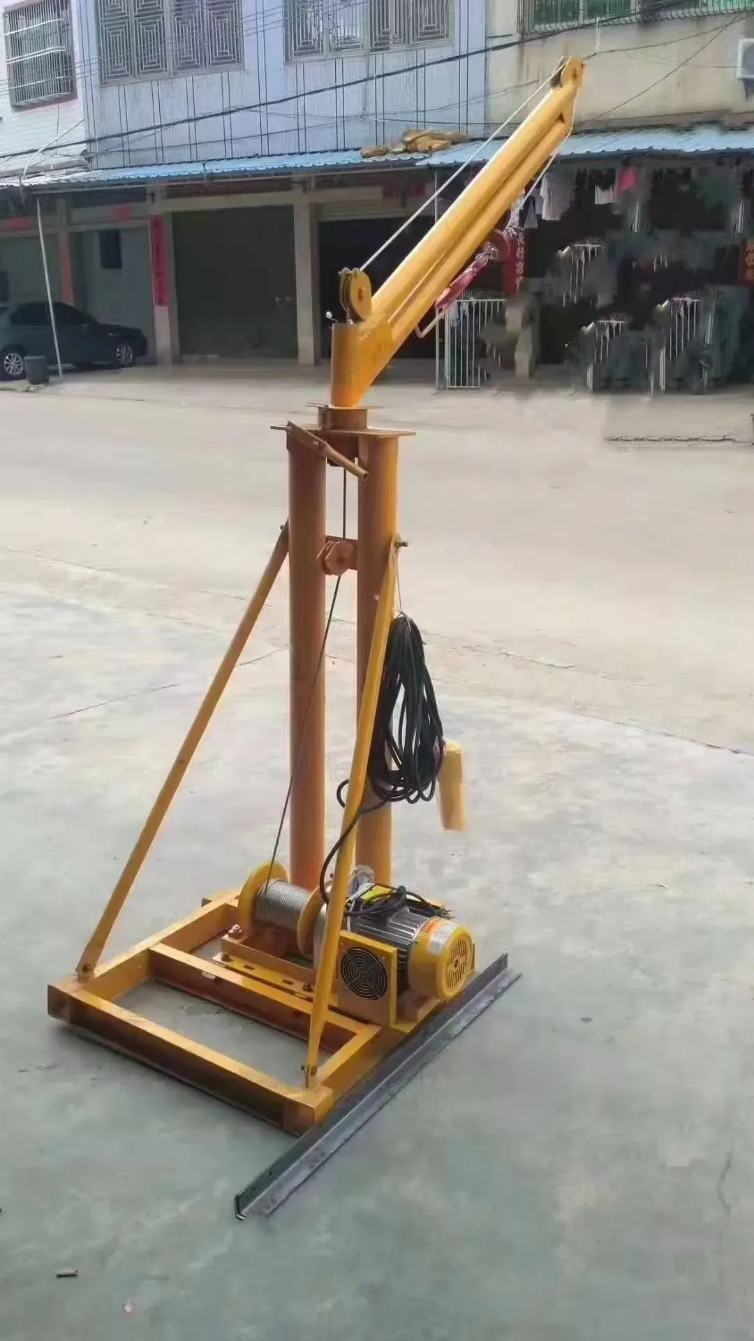 Small construction lifting equipment, used to display equipment and structures related to small construction lifting equipment