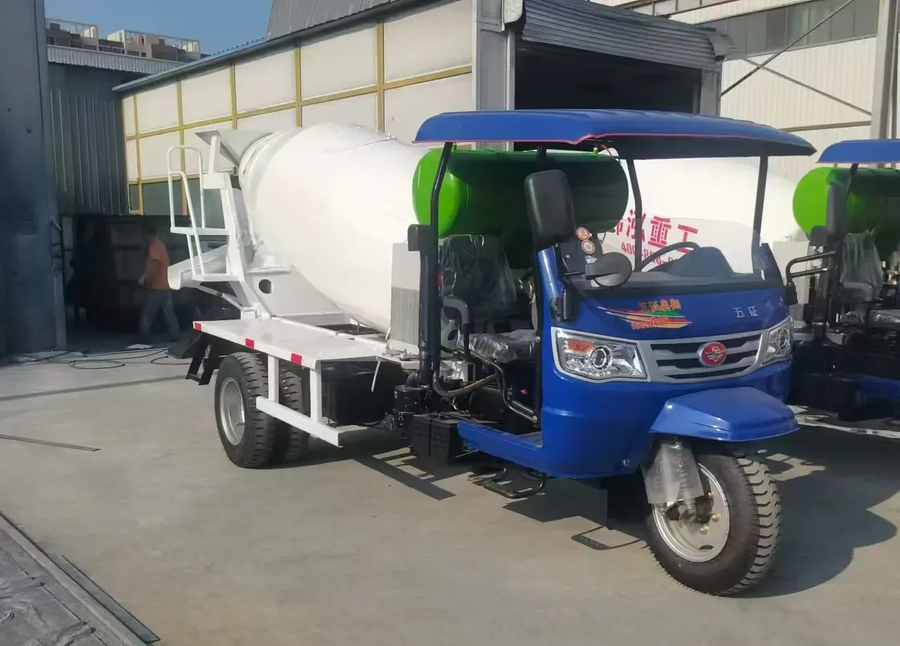Concrete mixer truck, used to display equipment and structures related to concrete mixer trucks