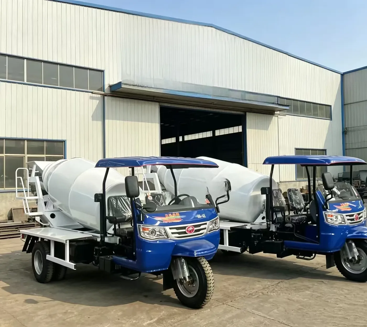 Concrete mixer truck, used to display equipment and structures related to concrete mixer trucks