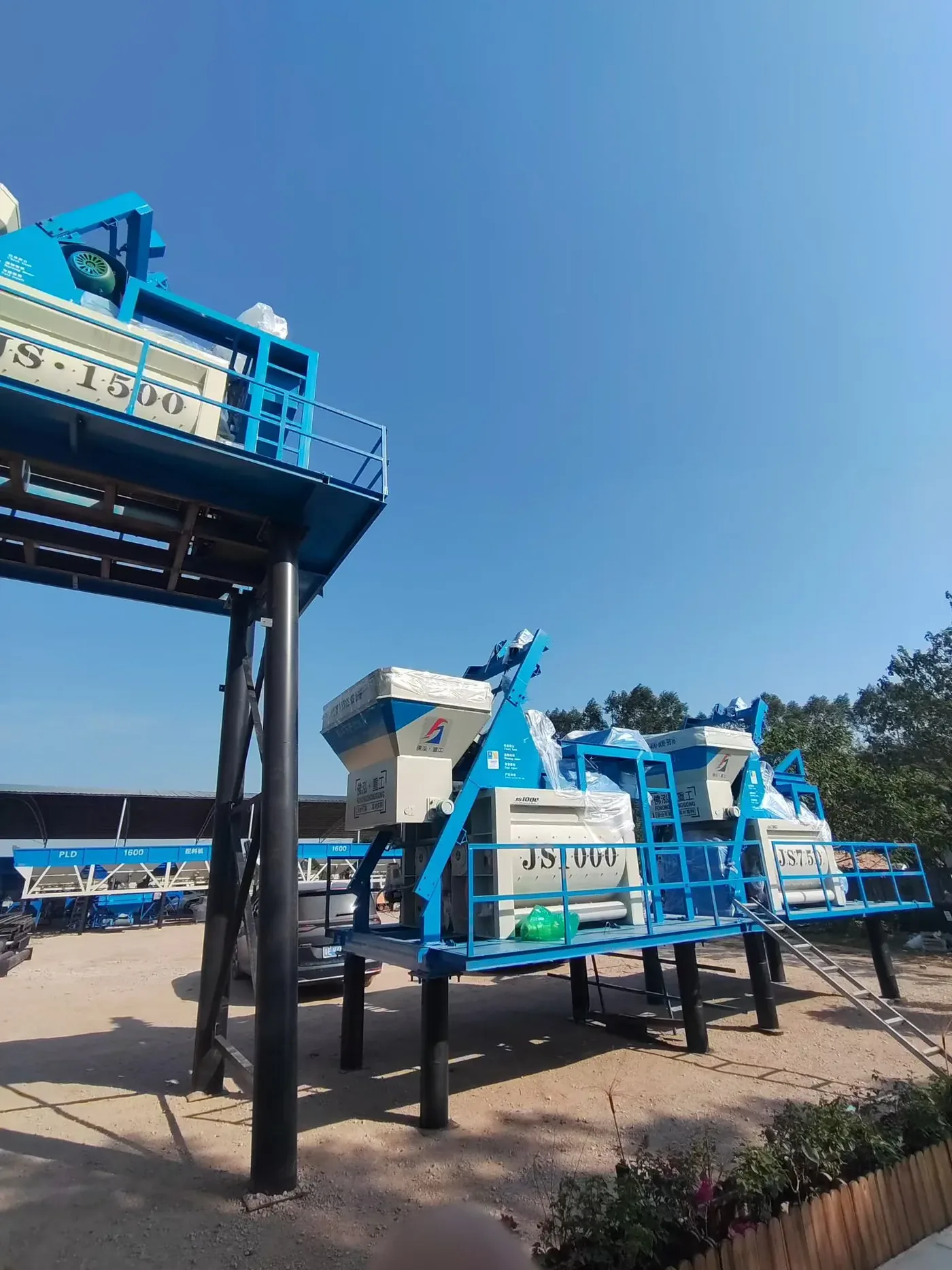 concrete equipment project site, used to display expansion and modification of existing concrete batching plant related equipment and structures