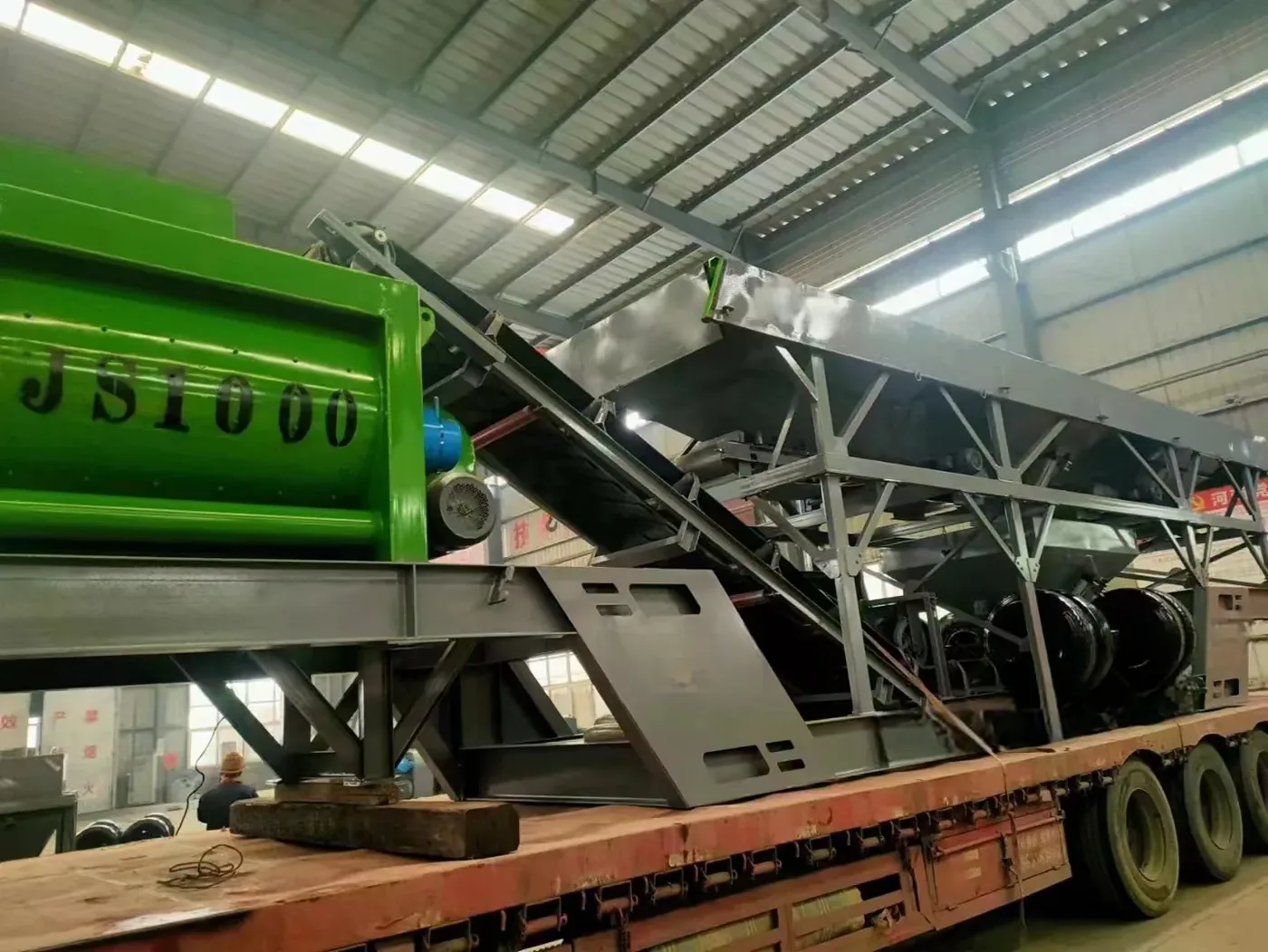 Foundation-free concrete mixing equipment, used to display industry application equipment and structures of concrete equipment.