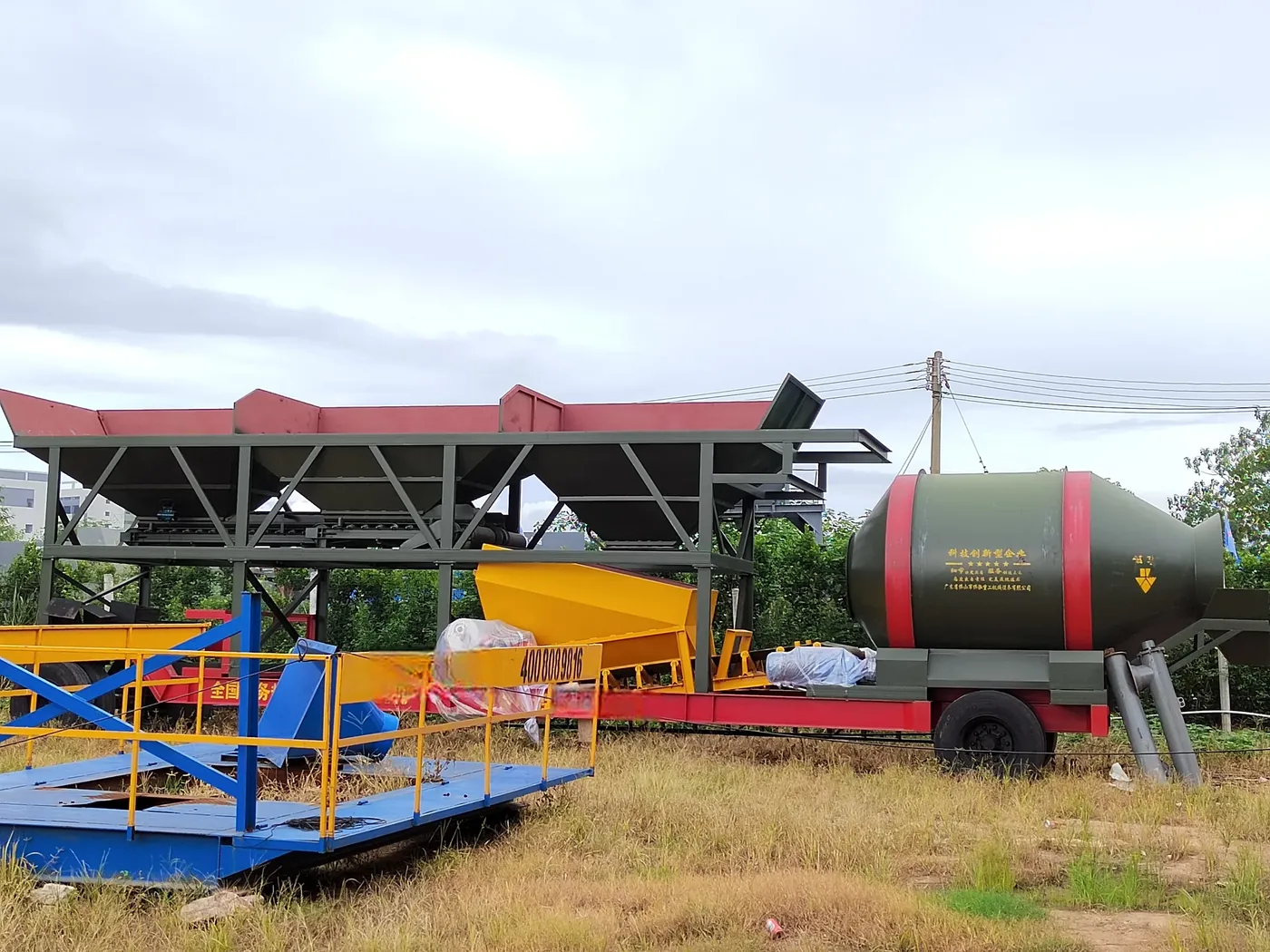Foundation-free concrete mixing equipment, used to display equipment and structures related to mobile concrete batching plant