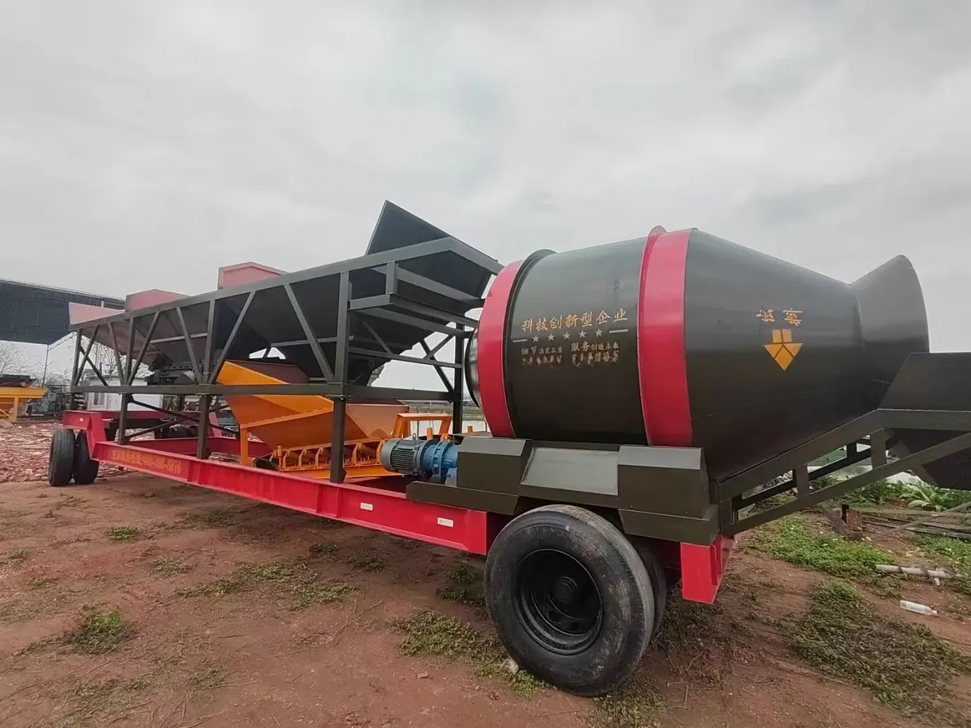 Foundation-free concrete mixing equipment, used to display industry application equipment and structures of concrete equipment.