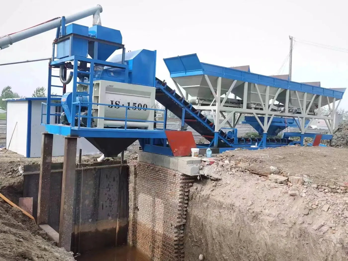 foundation concrete mixing equipment, used to show concrete batching plant how to plan related equipment and structures for the master plan