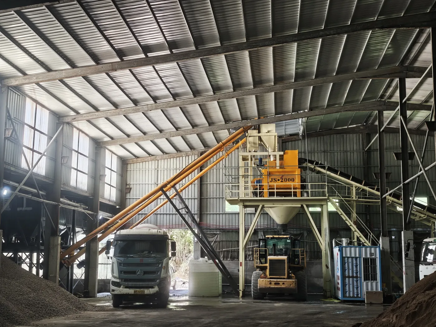 Foundation-free concrete mixing equipment, used to display concrete production in remote project sites related equipment and structures