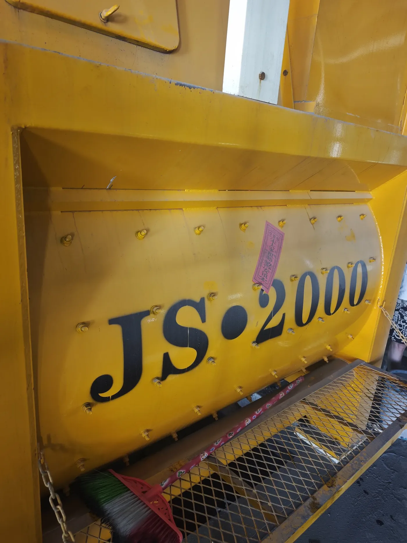Foundation-free concrete mixing equipment, used to display concrete production in remote project sites related equipment and structures