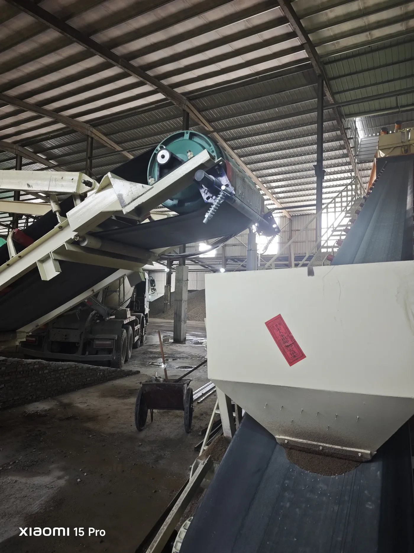 Foundation-free concrete mixing equipment, used to display how to choose between fixed and mobile batching plant equipment and structures