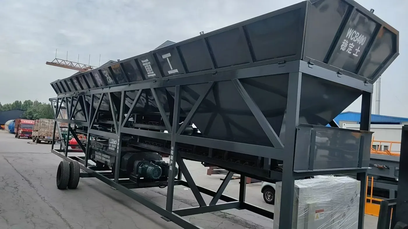 Integrated concrete mixing equipment, used to show how much a set of concrete batching plant costs for related equipment and structures.