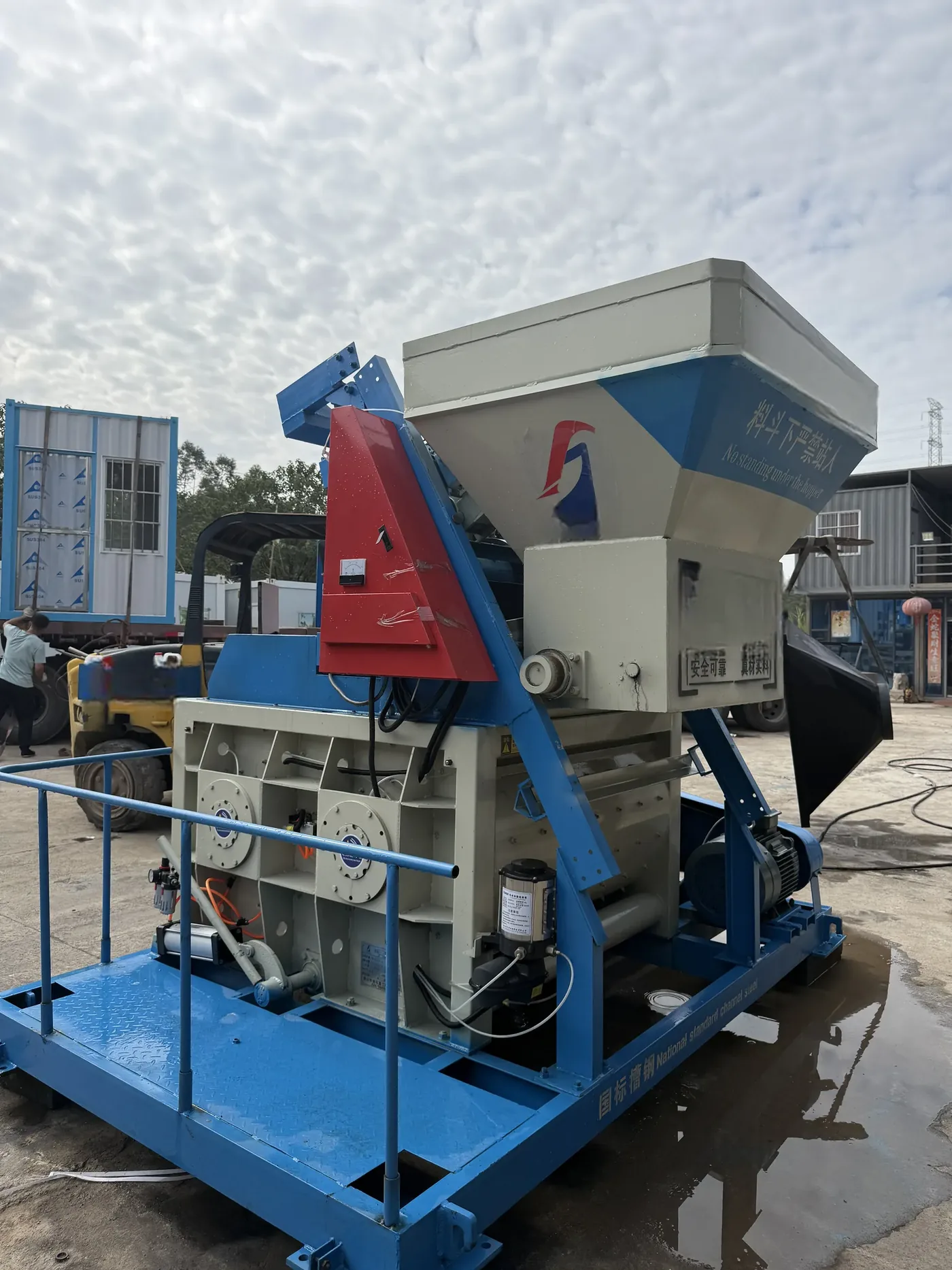JS twin-shaft main mixer, used to display related equipment and structures of JS500 twin-shaft concrete mixer