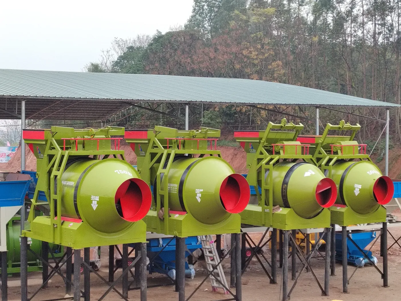 Drum-type concrete mixing equipment, used to display equipment and structures related to small concrete batching plant.
