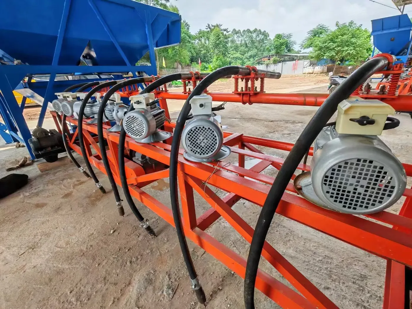 concrete paving equipment, used to display related equipment and structures