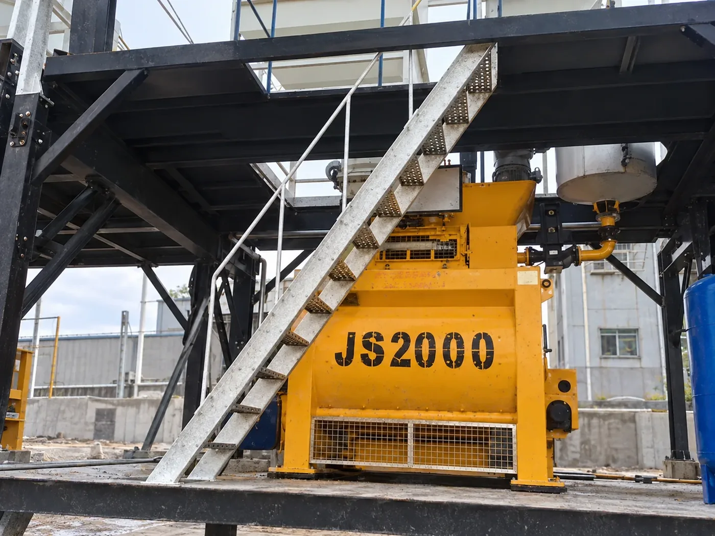 JS2000 twin-shaft mixer, used to display equipment and structures related to JS2000 twin-shaft concrete mixer