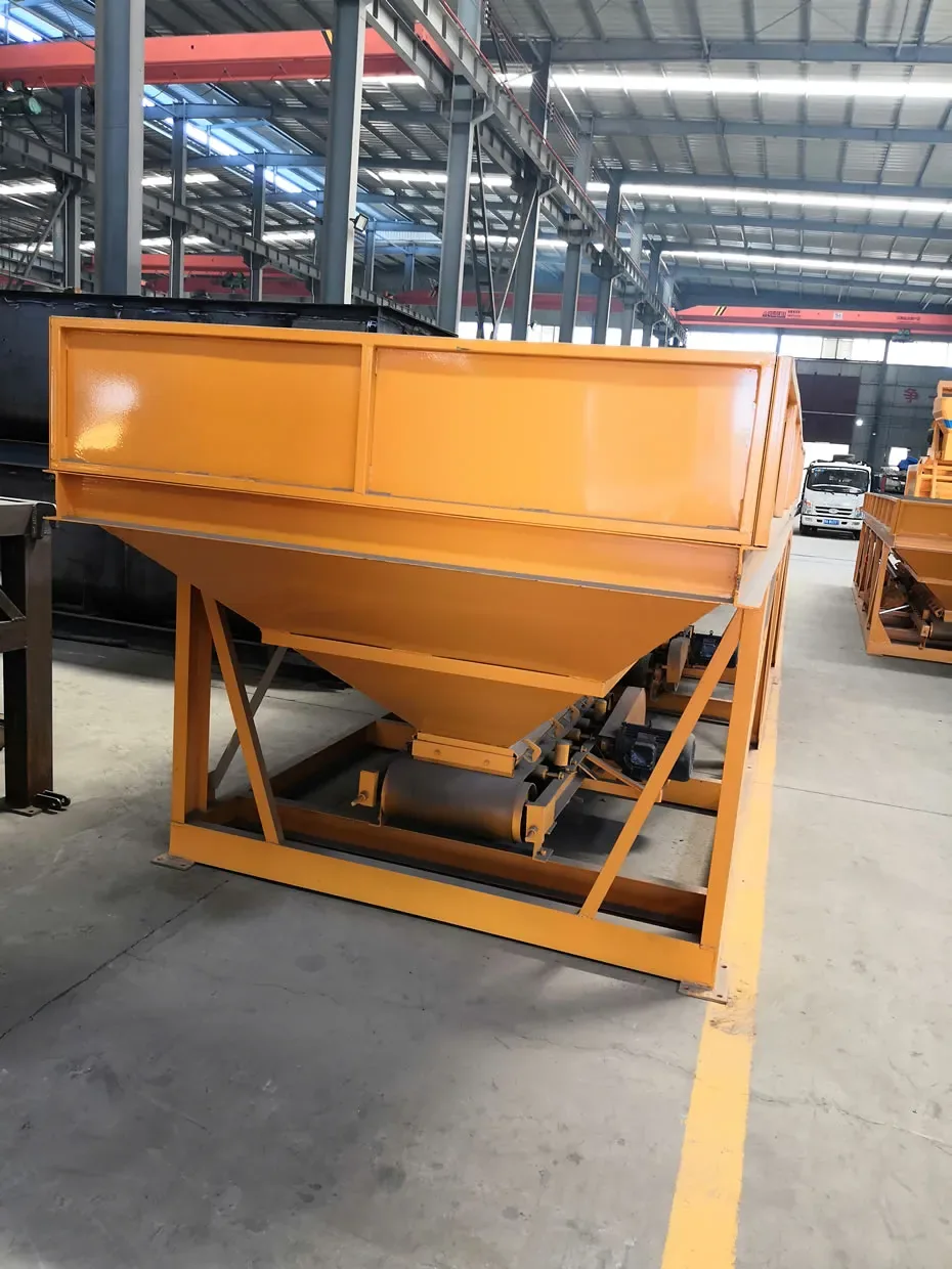 PLD aggregate batching equipment, used to display equipment and structures related to batching plant electricity, water supply, and utilities