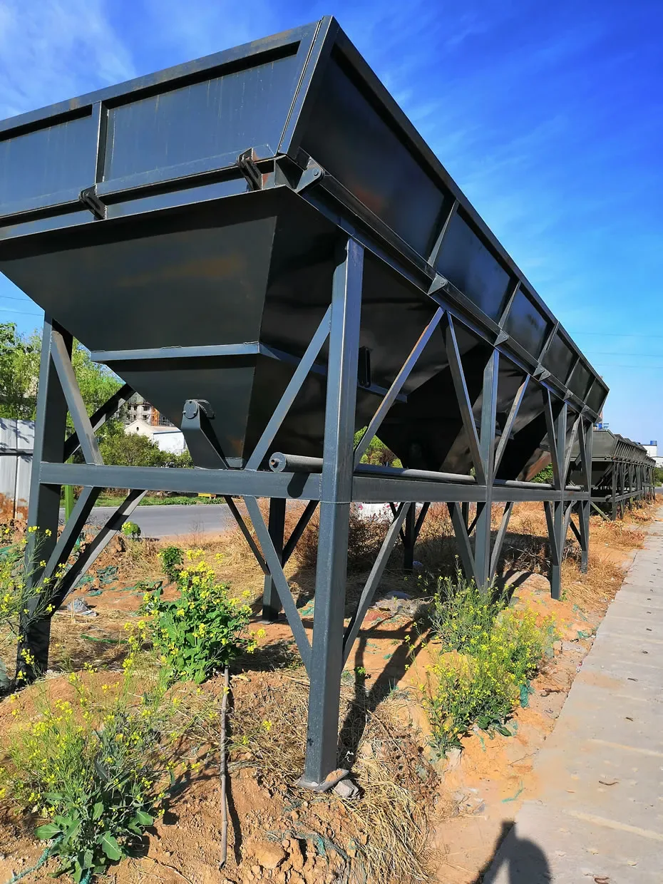 PLD aggregate batching equipment, used to display equipment and structures related to batching plant electricity, water supply, and utilities