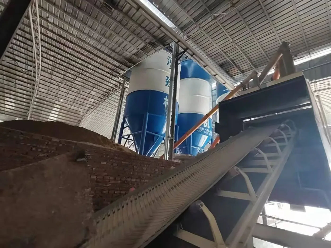 Modular batching plant site, used to display the equipment and structures related to HZS120 concrete batching plant.