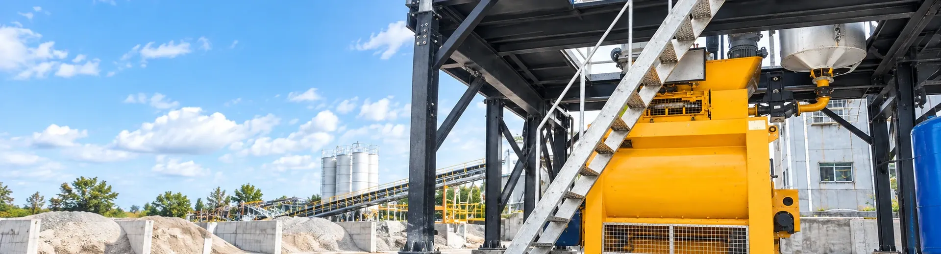 JS2000 twin-shaft concrete mixer Equipment Live Photos