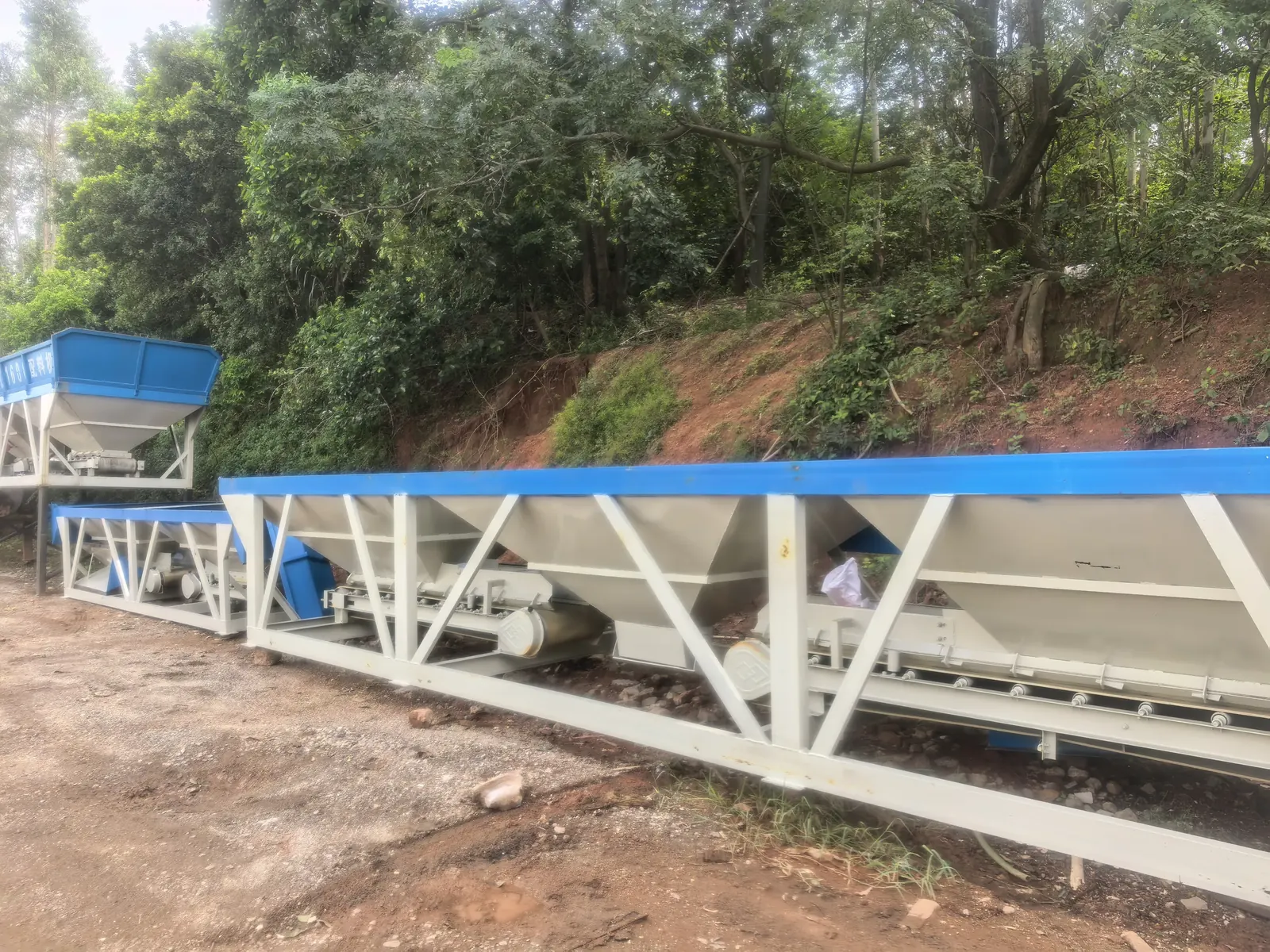 PLD series multi-bin aggregate batcher and lower belt feeding structure real shots