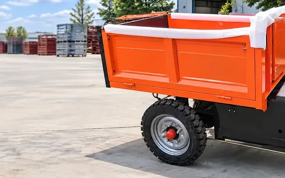Electric construction site transport vehicle live photos